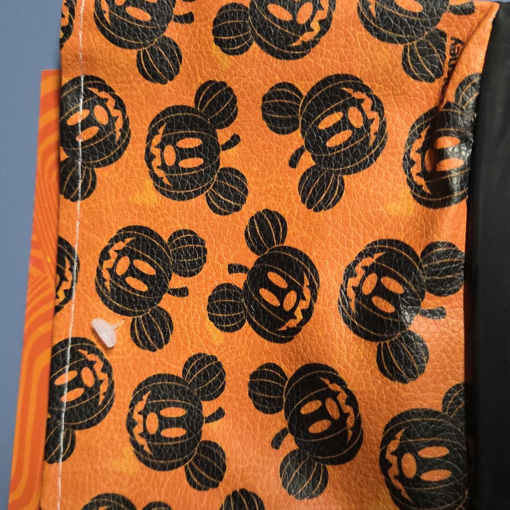 Disney Black and Orange Mickey Mouse Cleaning  Gloves - Picture 3 of 4
